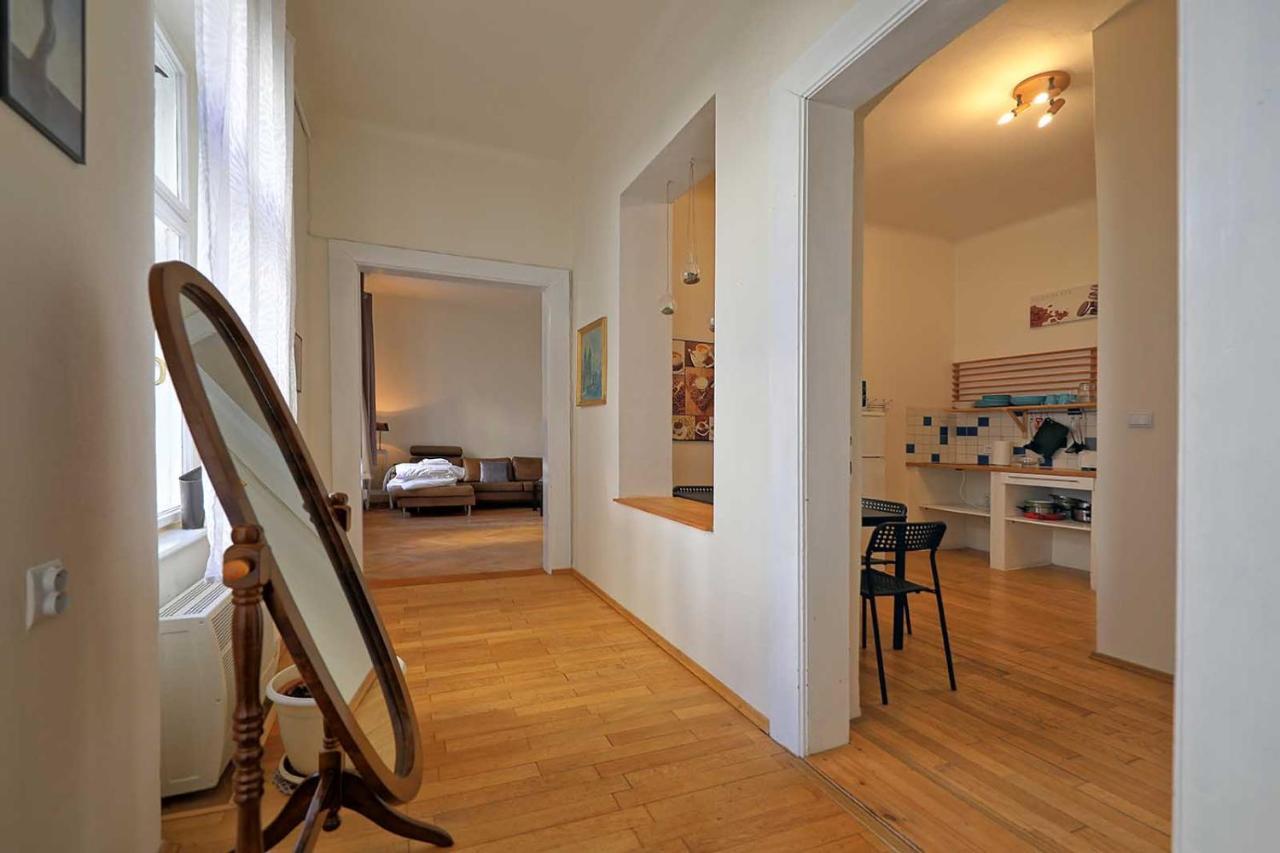 Peter'S Tower Apartments Prag Eksteriør billede
