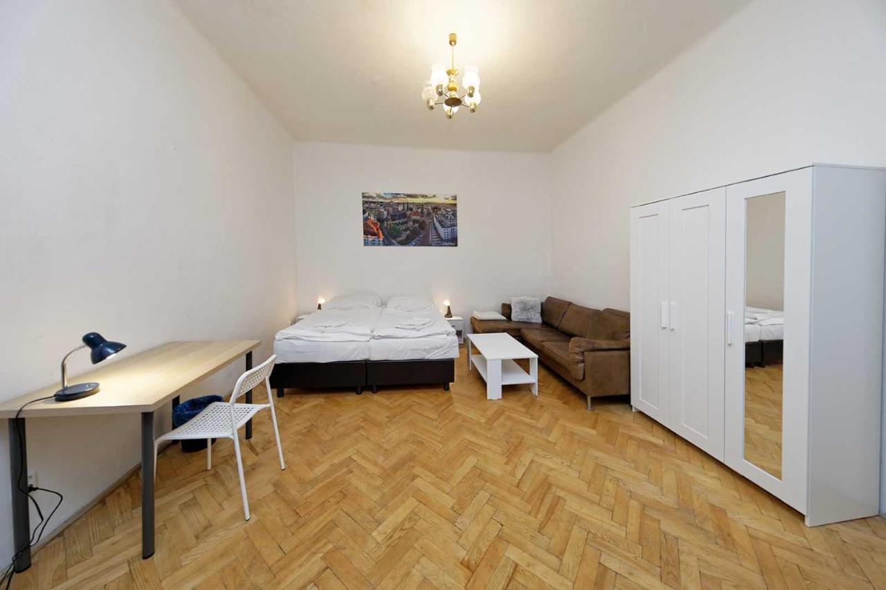 Peter'S Tower Apartments Prag Eksteriør billede