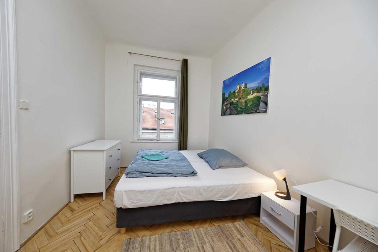 Peter'S Tower Apartments Prag Eksteriør billede