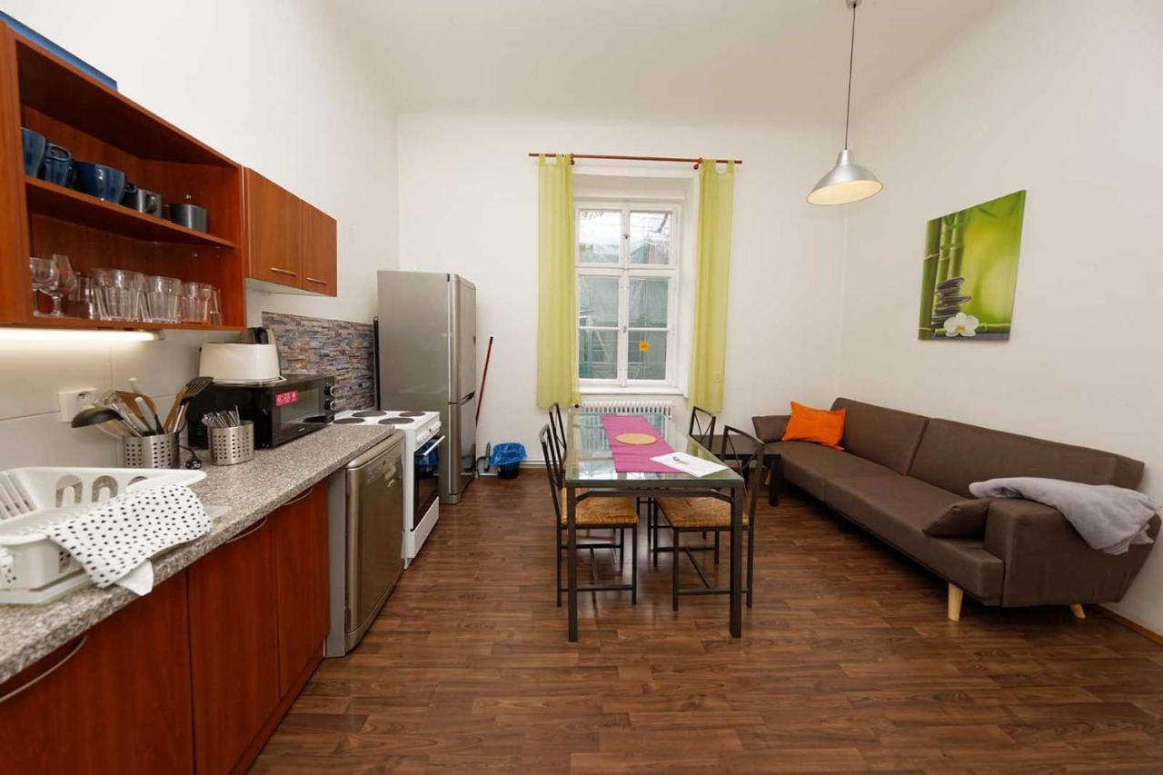 Peter'S Tower Apartments Prag Eksteriør billede