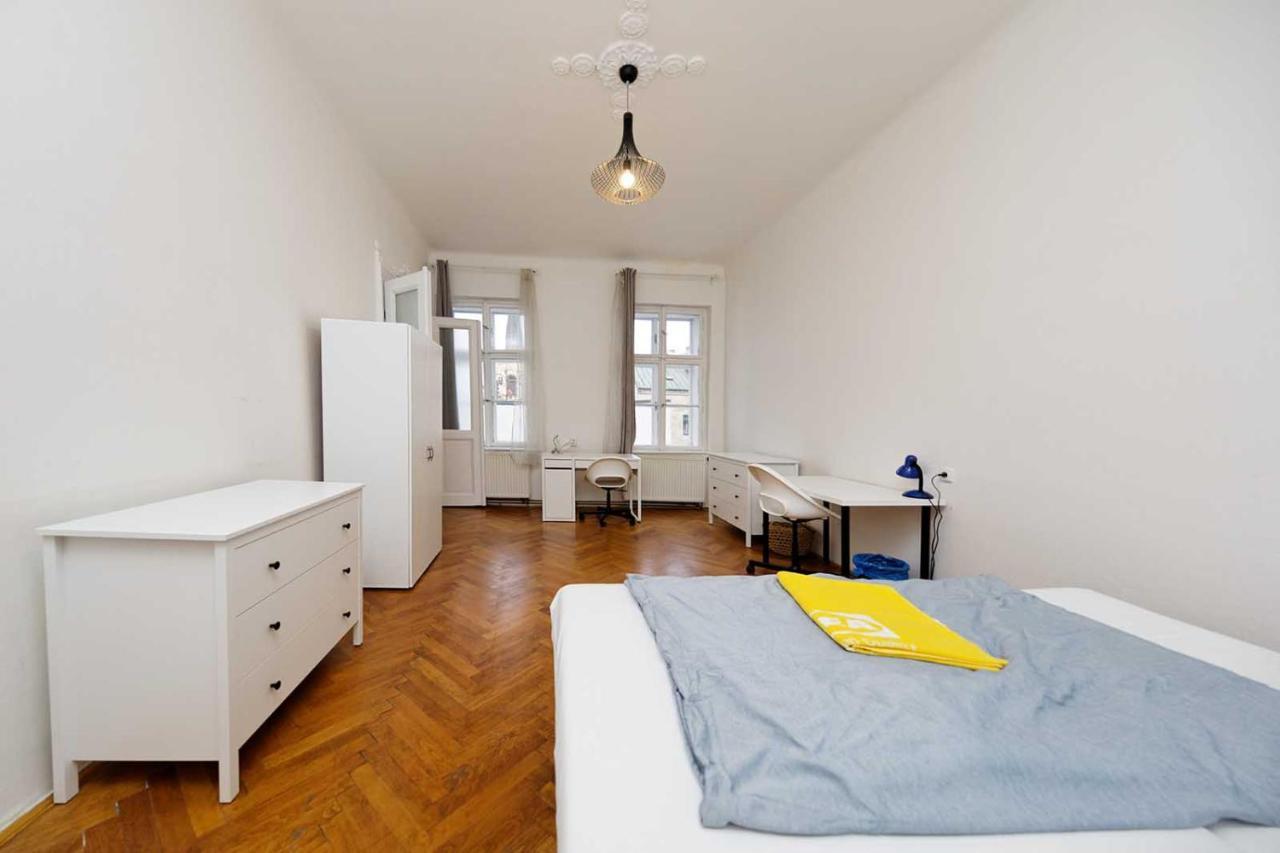 Peter'S Tower Apartments Prag Eksteriør billede