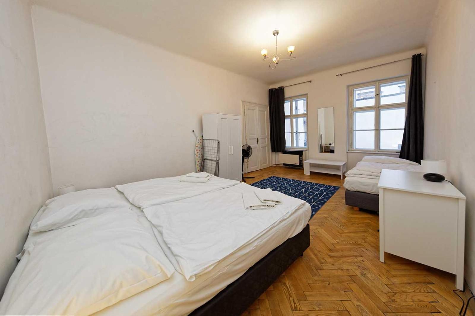 Peter'S Tower Apartments Prag Eksteriør billede